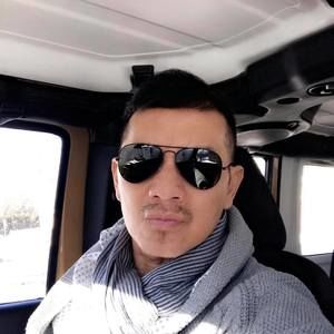 Meet your Posher, Hoang